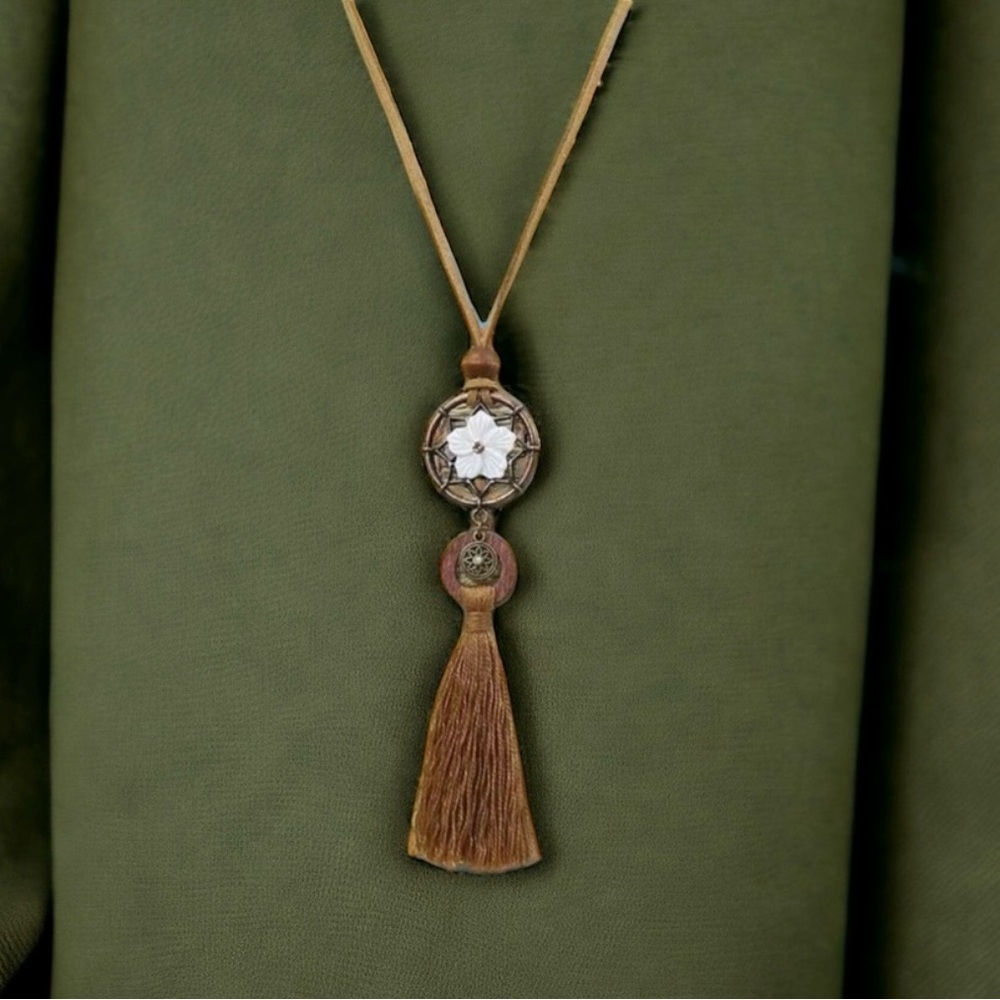 Boho Ladies‎ 1 Pendant Necklace Round Hollow Set White Flower Coffee Color